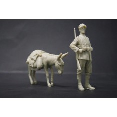 1/35 WWI Italian Infantry Man w/Donkey