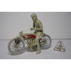 1/35 Excelsior Board Track Racer with Pilot