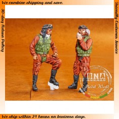 1/32 WWII Japanese Navy Pilots (2 Figures)