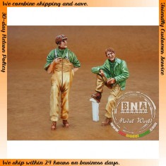 1/32 WWII US Army Mechanics (2 Figures)