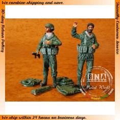 1/35 Israeli Paratroopers (2 Figures)