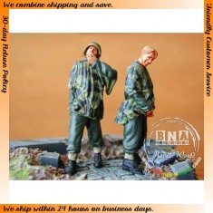 1/35 German Infantry at Rest (2 Figures)