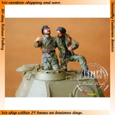 1/35 German Tank Crew - France 1944 (2 Figures)