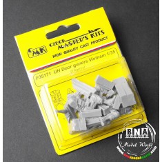 1/35 UH Door Gunners Vietnam (2 resin figures)