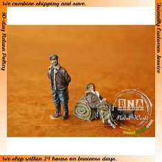 1/48 RAF Pilots at Rest (2 Figures)