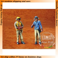 1/48 Modern US Navy Mechanics (2 Figures)