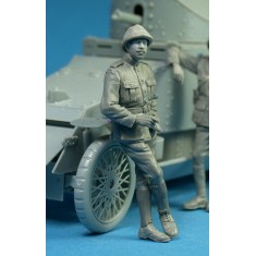 1/35 Belgian Armoured Car Officer