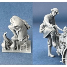 1/35 Machine Gun Corps Rider Starting A Motorcycle