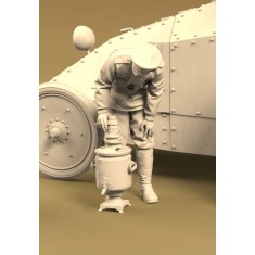 1/35 Imperial Russian Army Soldier Preparing Samovar