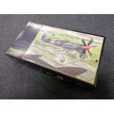 1/32 WWII British Hawker Tempest Mk.V "Hi-Tech 2" (box damaged)