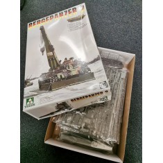 1/35 Bergepanzer 2 (Leopard) Armoured Recovery Vehicle (Box Damaged)