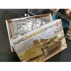 1/35 StuH 42 & StuG III Ausf.G Early Prodution (2 in 1) (box damaged)