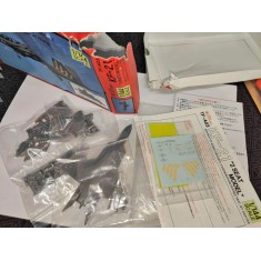 1/144 ROK AF KAI KF-21 Boramae Twin Seats Jet Fighter (box damaged)