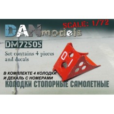 1/72 Aircraft Chocks Set Vol.3 (4pcs + decals, 9x4x6mm)