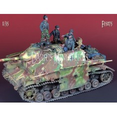 1/35 Panzer IV/70 Crew & Accessories
