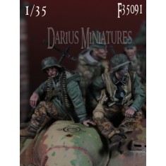 1/35 WSS German Grenadiers (2 figures)