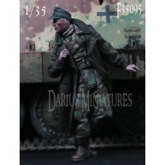1/35 German Hetzer Commander 