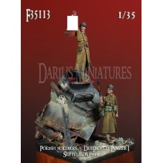 1/35 Polish Infantry Destroys A Tank, September 1939 (2 soldiers with base)