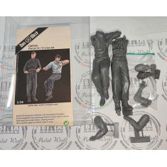 1/16 Panzer III / IV Crews (2 figures)