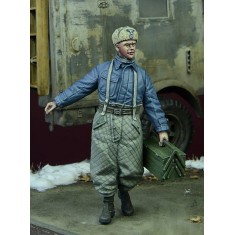 1/35 WWII Luftwaffe Mechanic in Winter 1942-1945 (1 Figure)