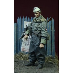 1/35 Waffen SS Foreign Volunteer in Winter 1943-1945 (1 Figure)