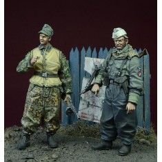 1/35 Waffen SS Foreign Volunteers in Winter 1943-1945 (2 Figures)
