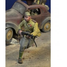 1/35 Soviet Trooper Running With Degtaryev, Berlin 45