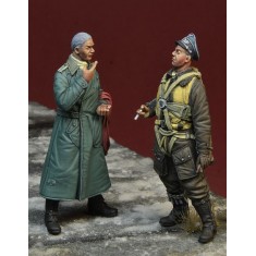 1/35 Luftwaffe Pilot Ace Franz Stigler & Mechanic (2 figures)