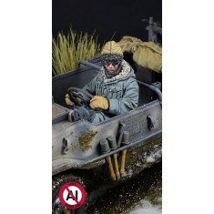 1/35 German Schwimmwagen Driver Winter 1943-45