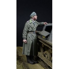 1/35 WWII German Officer in Kradmantel, 1939-45
