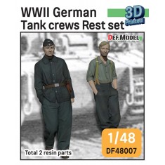 1/48 WWII German Tank Crew Rest Leaning Front Of Tiger 2 Figures
