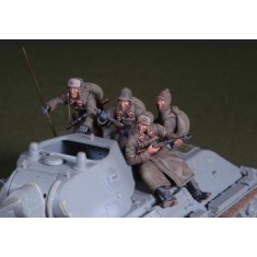 1/35 WWII Early War Russian Tank Riders Set (4 Figures)