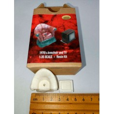 1/35 1970's Armchair and TV (2 resin castings)