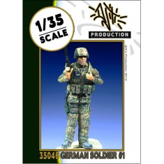 1/35 German Soldier #1