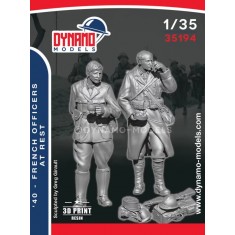 1/35 1940 French Officers at Rest Set (2 figures)