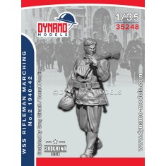 1/35 German Rifleman Marching No.2