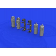 1/35 WWII German Fire Extinguishers