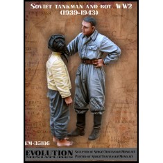 1/35 WWII Soviet Tankman and Boy 1939-1943 (2 figures)