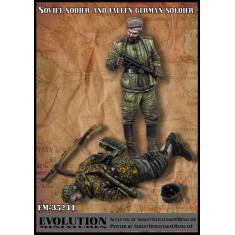 1/35 Soviet Soldier and Fallen German Soldier