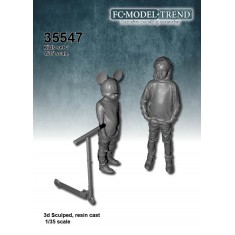 1/35 Kids Set Vol.3 (2 kids & 1 scooter)