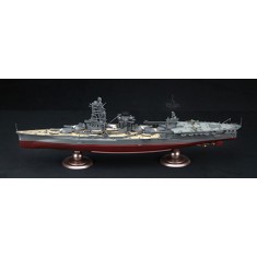 1/350 IJN Aircraft Battleship Hyuga with Crew Figures