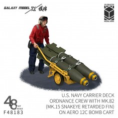 1/48 US Navy Carrier Deck Ordnance Crew with Mk.82 on Aero 12C Bomb Cart