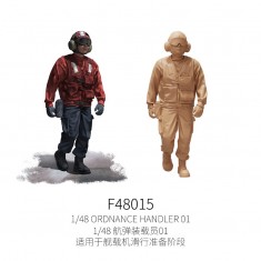 1/72 Ordnance Handler #01