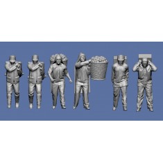 1/35 German Civilian Porters with Coal Sacks