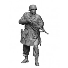 1/48 WWII Waffen Soldier Wearing Phancho #3