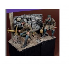 1/35 German Luftwaffe Feld Division Set (2 Figures W/Base)