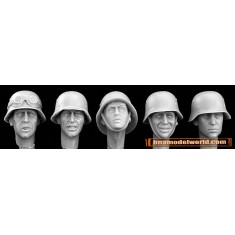 1/35 5x Heads with WWII German Steel Helmets