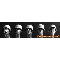 1/35 5x Heads with WWII German Steel Helmets