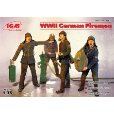 1/35 WWII German Firemen (4 figures)