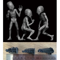 1/35 Grey Aliens (3 figures)